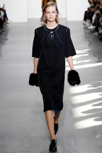 Look 25